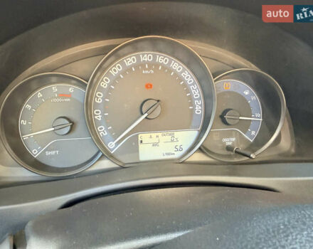 Білий Тойота Ауріс, об'ємом двигуна 1.36 л та пробігом 288 тис. км за 9400 $, фото 16 на Automoto.ua