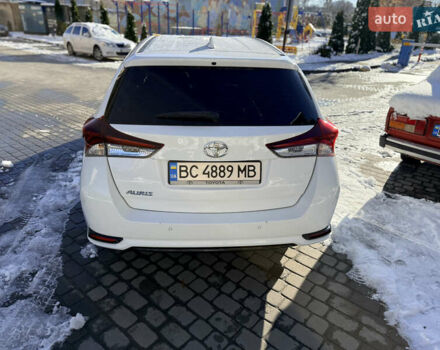 Білий Тойота Ауріс, об'ємом двигуна 1.36 л та пробігом 288 тис. км за 9400 $, фото 6 на Automoto.ua