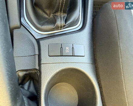 Білий Тойота Ауріс, об'ємом двигуна 1.36 л та пробігом 288 тис. км за 9400 $, фото 20 на Automoto.ua