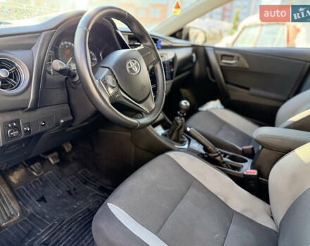 Білий Тойота Ауріс, об'ємом двигуна 1.36 л та пробігом 288 тис. км за 9400 $, фото 14 на Automoto.ua