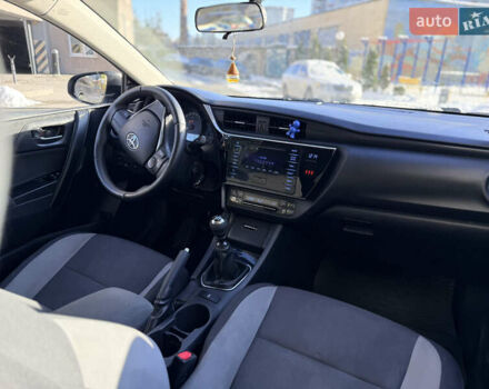 Білий Тойота Ауріс, об'ємом двигуна 1.36 л та пробігом 288 тис. км за 9400 $, фото 10 на Automoto.ua