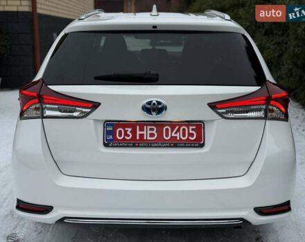 Белый Тойота Аурис, объемом двигателя 1.8 л и пробегом 200 тыс. км за 15700 $, фото 11 на Automoto.ua