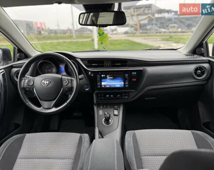 Белый Тойота Аурис, объемом двигателя 1.8 л и пробегом 200 тыс. км за 15900 $, фото 24 на Automoto.ua