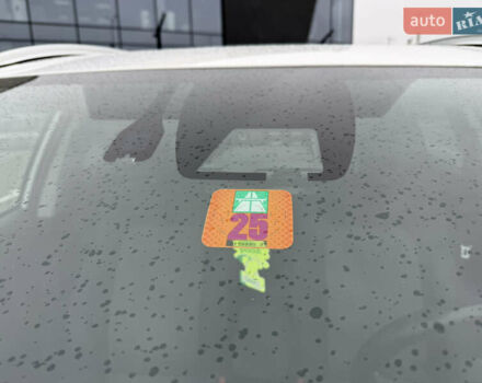 Белый Тойота Аурис, объемом двигателя 1.8 л и пробегом 200 тыс. км за 15700 $, фото 38 на Automoto.ua