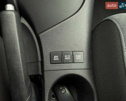 Белый Тойота Аурис, объемом двигателя 1.8 л и пробегом 200 тыс. км за 15900 $, фото 32 на Automoto.ua