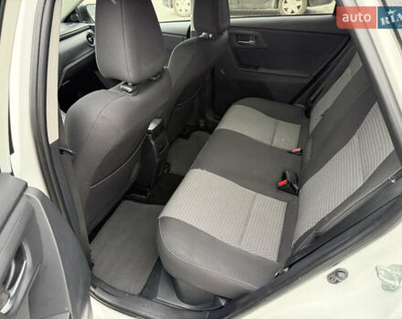 Белый Тойота Аурис, объемом двигателя 1.8 л и пробегом 200 тыс. км за 15700 $, фото 40 на Automoto.ua