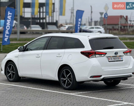 Белый Тойота Аурис, объемом двигателя 1.8 л и пробегом 200 тыс. км за 15700 $, фото 3 на Automoto.ua