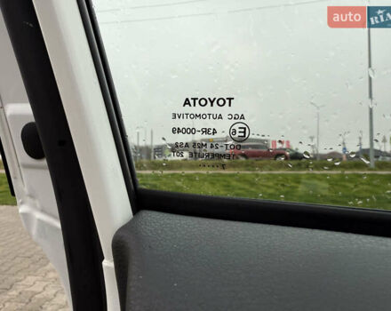 Белый Тойота Аурис, объемом двигателя 1.8 л и пробегом 200 тыс. км за 15900 $, фото 44 на Automoto.ua