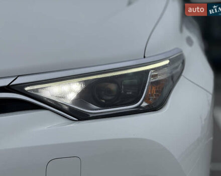 Белый Тойота Аурис, объемом двигателя 1.8 л и пробегом 200 тыс. км за 15700 $, фото 13 на Automoto.ua