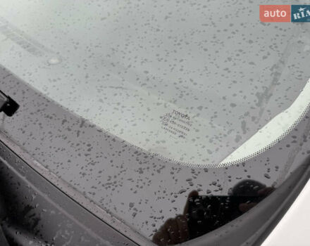 Белый Тойота Аурис, объемом двигателя 1.8 л и пробегом 200 тыс. км за 15700 $, фото 46 на Automoto.ua