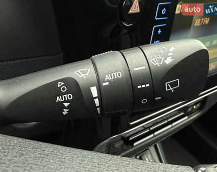 Белый Тойота Аурис, объемом двигателя 1.8 л и пробегом 200 тыс. км за 15900 $, фото 35 на Automoto.ua