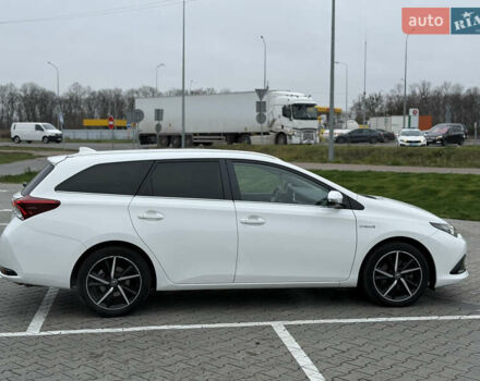 Белый Тойота Аурис, объемом двигателя 1.8 л и пробегом 200 тыс. км за 15900 $, фото 8 на Automoto.ua