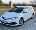 Білий Тойота Ауріс, об'ємом двигуна 1.4 л та пробігом 235 тис. км за 11500 $, фото 1 на Automoto.ua