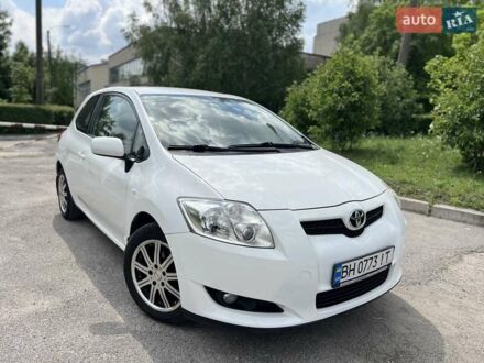 Тойота Аурис 2008 в Днепре (Днепропетровске) на Automoto.ua Белый Тойота Аурис, объемом двигателя 1.6 л и пробегом 115 тыс. км за 6700 $, фото 1 на Automoto.ua