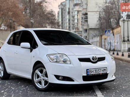 Тойота Аурис 2008 в Одессе на Automoto.ua Белый Тойота Аурис, объемом двигателя 1.4 л и пробегом 168 тыс. км за 6700 $, фото 1 на Automoto.ua