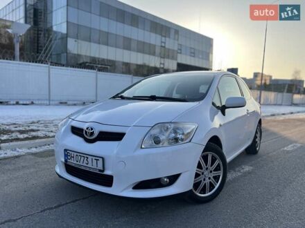 Тойота Ауріс 2008 у Дніпро (Дніпропетровську) на Automoto.ua Білий Тойота Ауріс, об'ємом двигуна 1.6 л та пробігом 115 тис. км за 6599 $, фото 1 на Automoto.ua