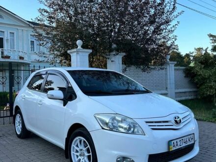 Тойота Аурис 2010 в Харькове на Automoto.ua Белый Тойота Аурис, объемом двигателя 1.6 л и пробегом 235 тыс. км за 8700 $, фото 1 на Automoto.ua