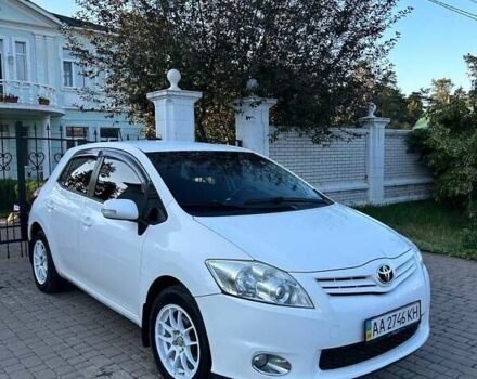 Білий Тойота Ауріс, об'ємом двигуна 1.6 л та пробігом 234 тис. км за 8800 $, фото 1 на Automoto.ua
