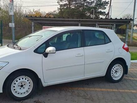 Білий Тойота Ауріс, об'ємом двигуна 1.6 л та пробігом 96 тис. км за 10600 $, фото 1 на Automoto.ua