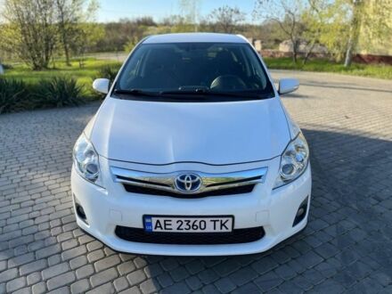 Тойота Аурис 2011 в Днепре (Днепропетровске) на Automoto.ua Белый Тойота Аурис, объемом двигателя 1.8 л и пробегом 227 тыс. км за 10000 $, фото 1 на Automoto.ua