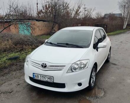 Білий Тойота Ауріс, об'ємом двигуна 1.33 л та пробігом 231 тис. км за 6850 $, фото 1 на Automoto.ua