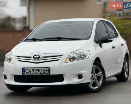Білий Тойота Ауріс, об'ємом двигуна 1.33 л та пробігом 230 тис. км за 6500 $, фото 1 на Automoto.ua