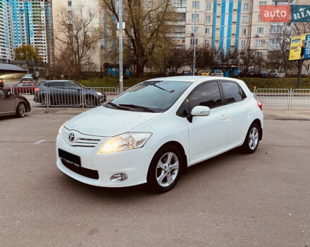 Білий Тойота Ауріс, об'ємом двигуна 1.6 л та пробігом 147 тис. км за 10350 $, фото 1 на Automoto.ua