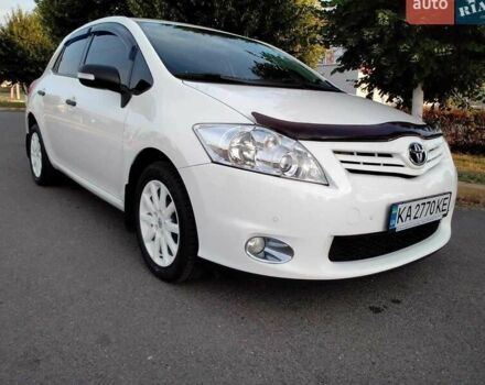 Белый Тойота Аурис, объемом двигателя 1.6 л и пробегом 67 тыс. км за 12800 $, фото 1 на Automoto.ua