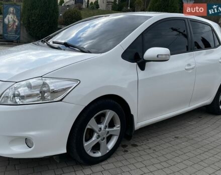 Белый Тойота Аурис, объемом двигателя 1.6 л и пробегом 206 тыс. км за 9500 $, фото 1 на Automoto.ua