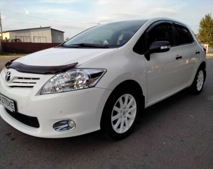 Белый Тойота Аурис, объемом двигателя 1.6 л и пробегом 67 тыс. км за 12800 $, фото 1 на Automoto.ua