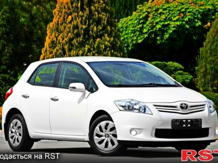 Тойота Ауріс 2012 у Дніпро (Дніпропетровську) на Automoto.ua Білий Тойота Ауріс, об'ємом двигуна 1.6 л та пробігом 115 тис. км за 8700 $, фото 1 на Automoto.ua