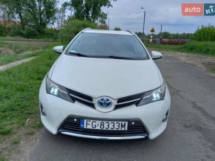 Тойота Ауріс 2013 у Хмельницькому на Automoto.ua Білий Тойота Ауріс, об'ємом двигуна 1.8 л та пробігом 299 тис. км за 8400 $, фото 1 на Automoto.ua