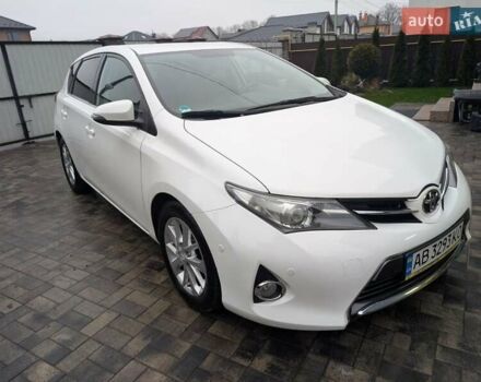 Белый Тойота Аурис, объемом двигателя 1.36 л и пробегом 246 тыс. км за 8100 $, фото 1 на Automoto.ua