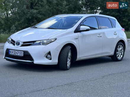 Тойота Ауріс 2014 у Києві на Automoto.ua Білий Тойота Ауріс, об'ємом двигуна 1.8 л та пробігом 170 тис. км за 13400 $, фото 1 на Automoto.ua