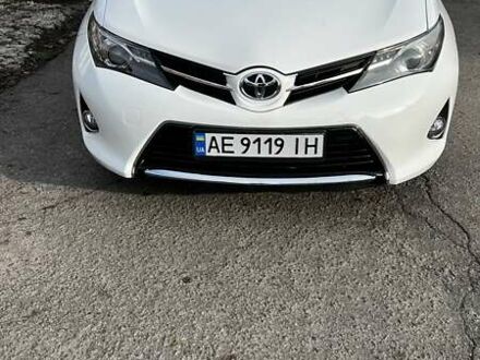 Білий Тойота Ауріс, об'ємом двигуна 1.6 л та пробігом 98 тис. км за 12300 $, фото 1 на Automoto.ua