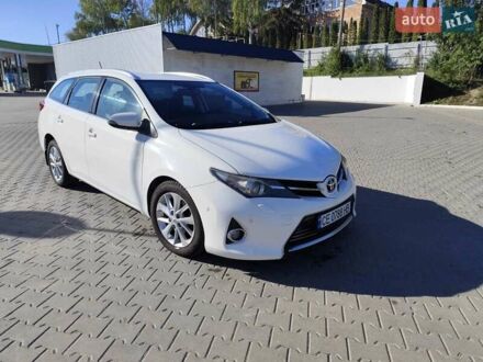 Білий Тойота Ауріс, об'ємом двигуна 2 л та пробігом 220 тис. км за 9000 $, фото 1 на Automoto.ua