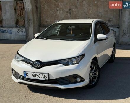 Белый Тойота Аурис, объемом двигателя 1.6 л и пробегом 212 тыс. км за 12950 $, фото 1 на Automoto.ua