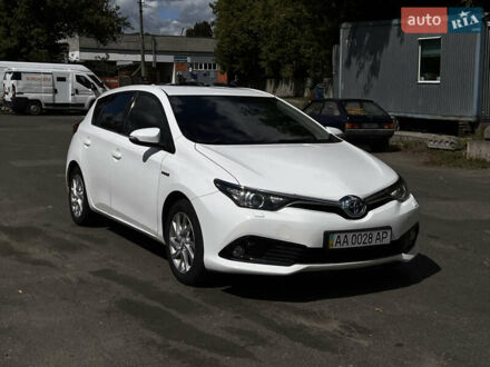 Білий Тойота Ауріс, об'ємом двигуна 1.8 л та пробігом 250 тис. км за 12300 $, фото 1 на Automoto.ua