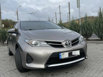 Бежевый Тойота Аурис, объемом двигателя 1.3 л и пробегом 174 тыс. км за 8500 $, фото 1 на Automoto.ua