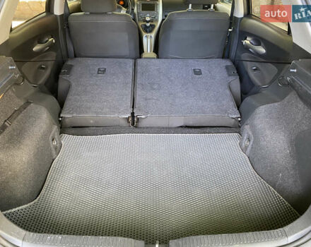 Чорний Тойота Ауріс, об'ємом двигуна 2.2 л та пробігом 240 тис. км за 6800 $, фото 34 на Automoto.ua