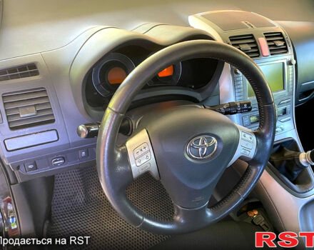 Черный Тойота Аурис, объемом двигателя 2.2 л и пробегом 240 тыс. км за 7700 $, фото 10 на Automoto.ua