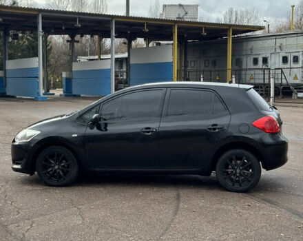 Черный Тойота Аурис, объемом двигателя 1.6 л и пробегом 301 тыс. км за 5999 $, фото 9 на Automoto.ua