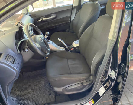 Чорний Тойота Ауріс, об'ємом двигуна 2.2 л та пробігом 240 тис. км за 6800 $, фото 23 на Automoto.ua