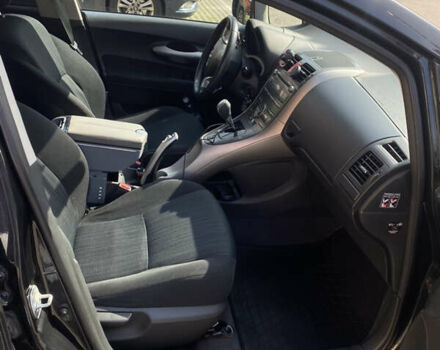 Черный Тойота Аурис, объемом двигателя 1.6 л и пробегом 169 тыс. км за 7500 $, фото 15 на Automoto.ua