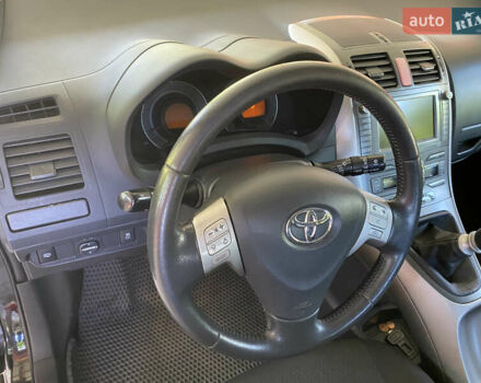 Чорний Тойота Ауріс, об'ємом двигуна 2.2 л та пробігом 240 тис. км за 6800 $, фото 24 на Automoto.ua