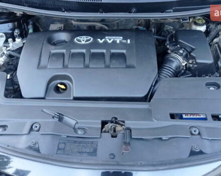 Черный Тойота Аурис, объемом двигателя 1.6 л и пробегом 236 тыс. км за 5900 $, фото 19 на Automoto.ua