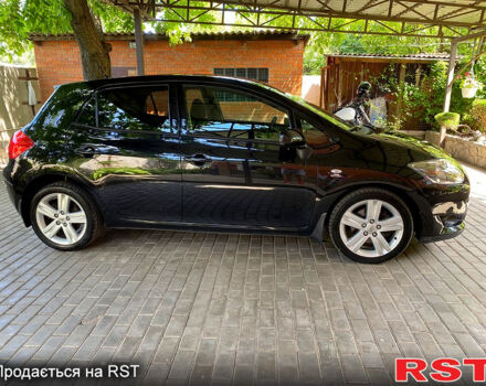 Черный Тойота Аурис, объемом двигателя 2.2 л и пробегом 240 тыс. км за 7700 $, фото 1 на Automoto.ua