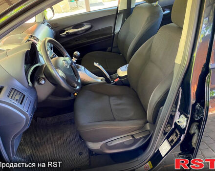 Чорний Тойота Ауріс, об'ємом двигуна 2.2 л та пробігом 240 тис. км за 7700 $, фото 9 на Automoto.ua