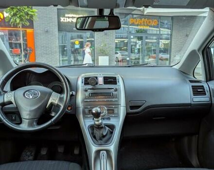 Черный Тойота Аурис, объемом двигателя 2 л и пробегом 167 тыс. км за 6200 $, фото 18 на Automoto.ua