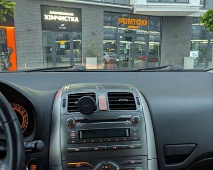 Черный Тойота Аурис, объемом двигателя 2 л и пробегом 167 тыс. км за 6200 $, фото 21 на Automoto.ua